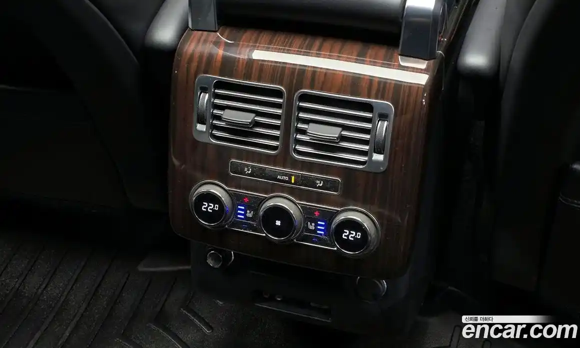 Land Rover Range-Rover 2015 4.4 Автомат в Москве № 252829, фото 18