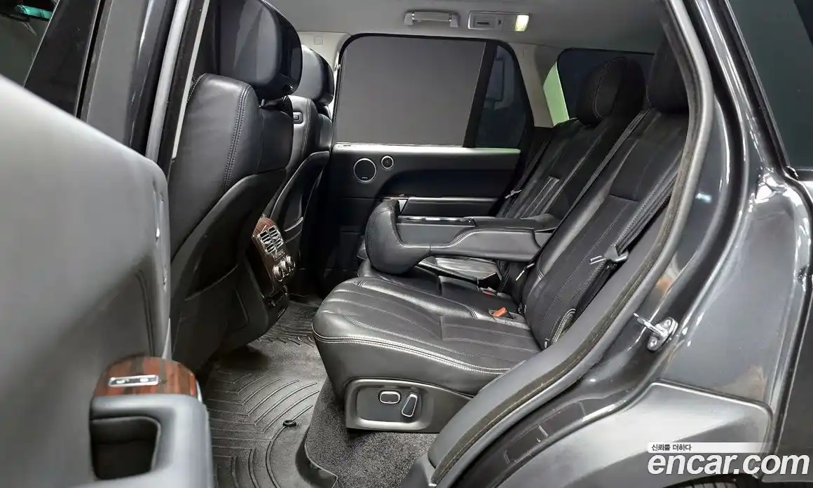 Land Rover Range-Rover 2015 4.4 Автомат в Москве № 252829, фото 2