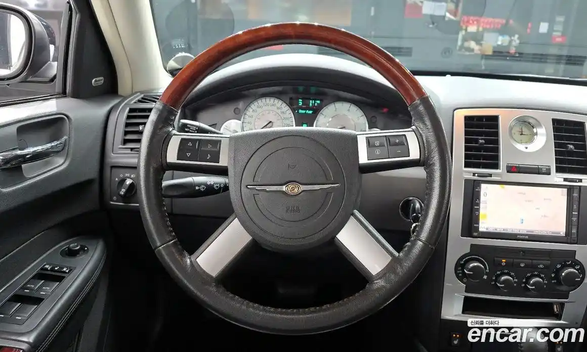 Chrysler 300C 2008 2.7 Автомат в Москве № 256739, фото 14