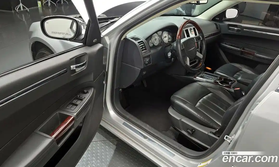 Chrysler 300C 2008 2.7 Автомат в Москве № 256739, фото 10