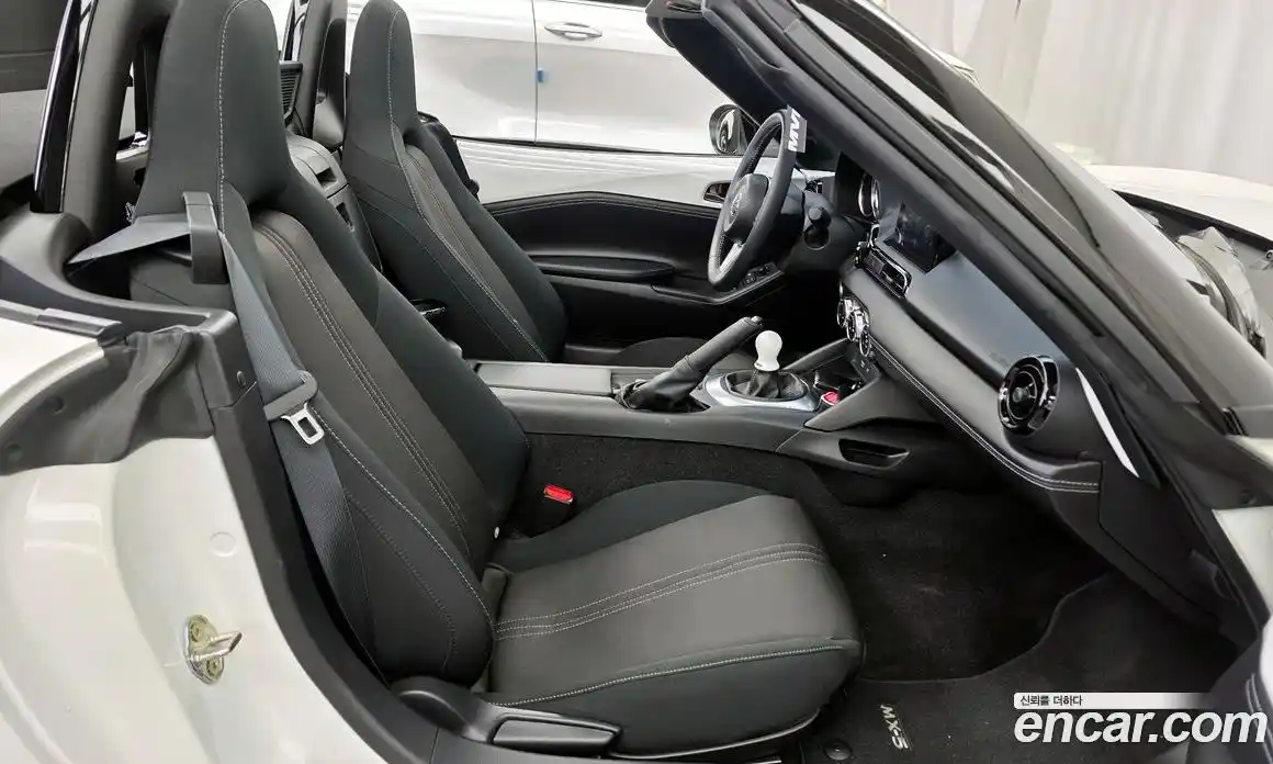 Mazda MX-5 Miata 2021 2.0 Механическая в Москве № 256933, фото 11