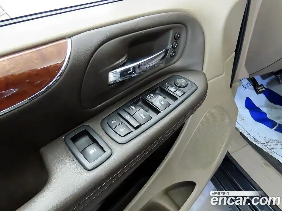 Chrysler Grand Voyager 2011 3.6 Автомат в Москве № 258162, фото 14