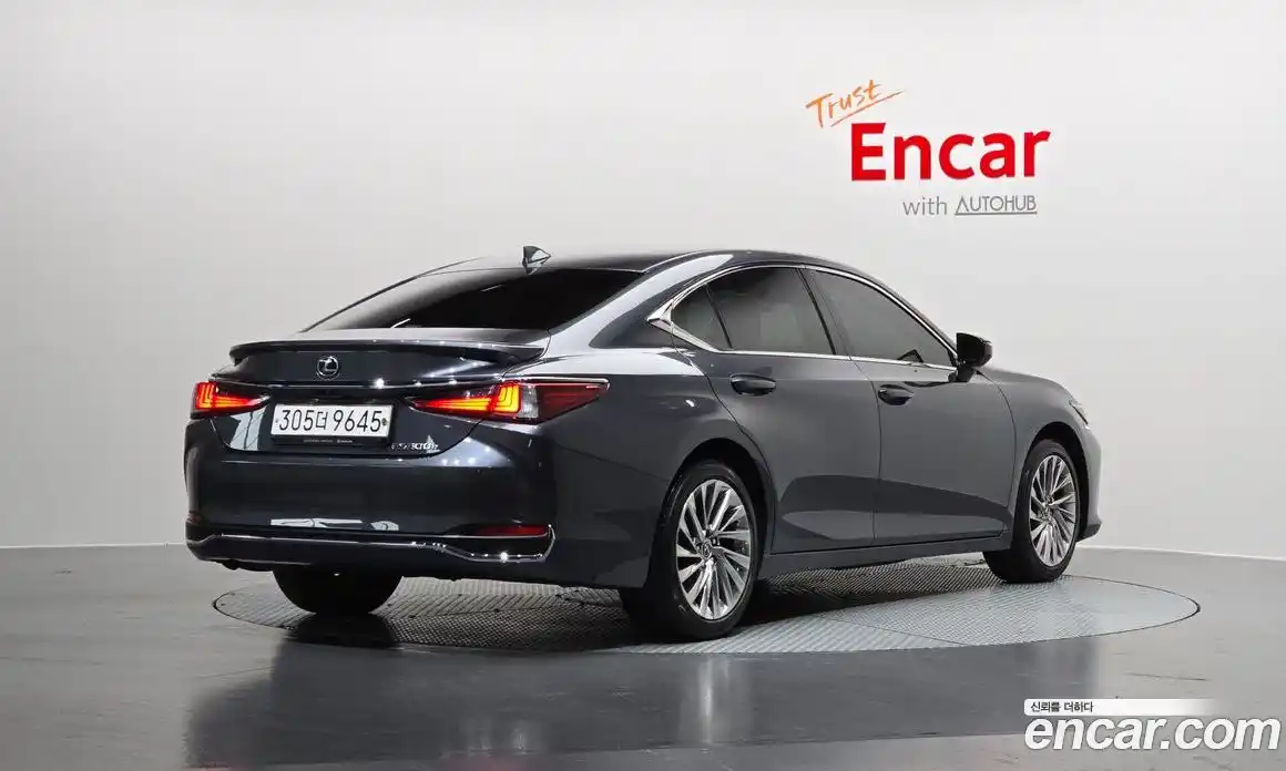 Lexus ES 2023 2.5 Автомат в Москве № 275456, фото 11