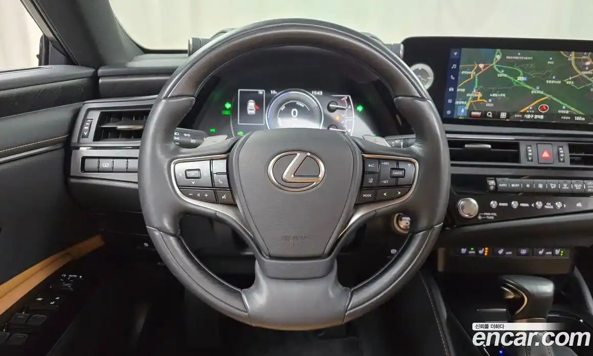 Lexus ES 2023 2.5 Автомат в Москве № 275456, фото 3