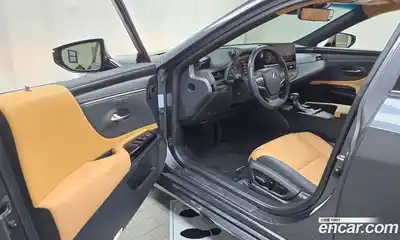 Lexus ES 2023 2.5 Автомат в Москве № 275456, миниатюра 5
