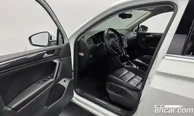 Volkswagen Tiguan 2020 2.0 Автомат в Москве № 276508, миниатюра 8