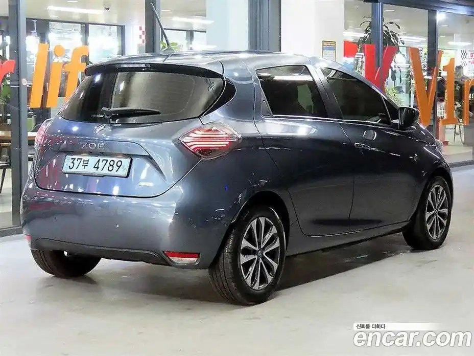 Renault Zoe 2021 0.2 Автомат в Москве № 277319, фото 4