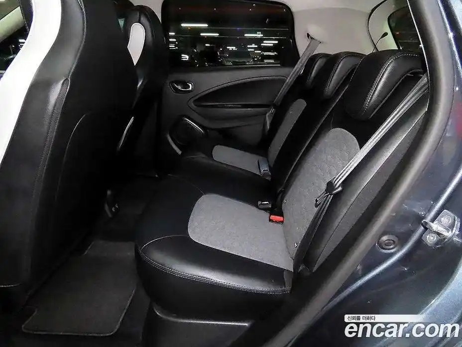 Renault Zoe 2021 0.2 Автомат в Москве № 277319, фото 7