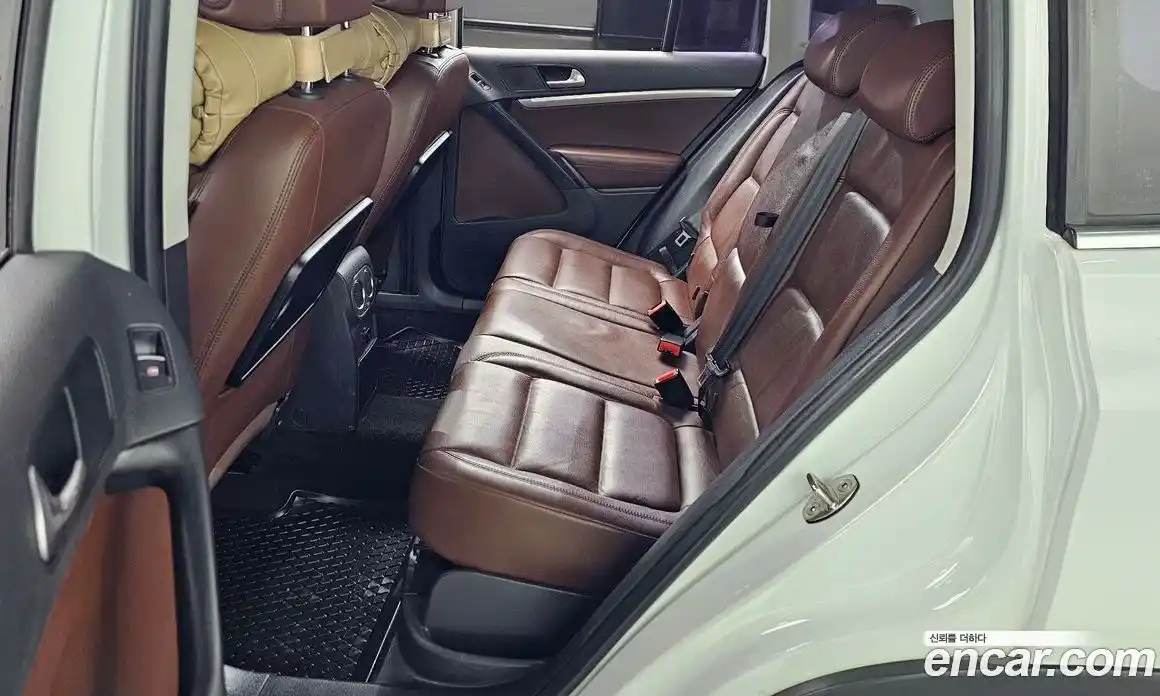 Volkswagen Tiguan 2015 2.0 Автомат в Москве № 277447, фото 11