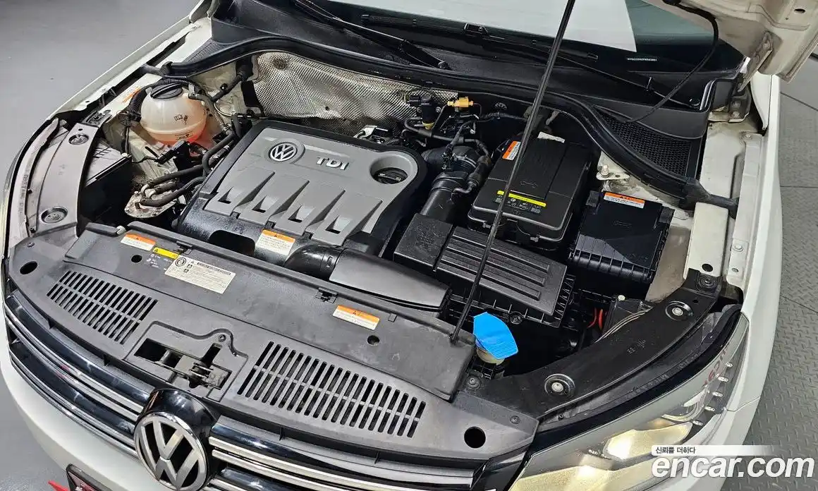 Volkswagen Tiguan 2015 2.0 Автомат в Москве № 277447, фото 12