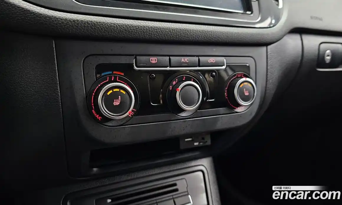 Volkswagen Tiguan 2015 2.0 Автомат в Москве № 277447, фото 17