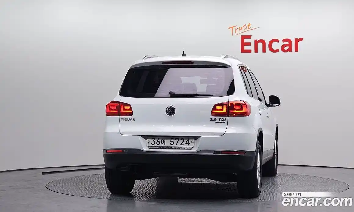 Volkswagen Tiguan 2015 2.0 Автомат в Москве № 277447, фото 18