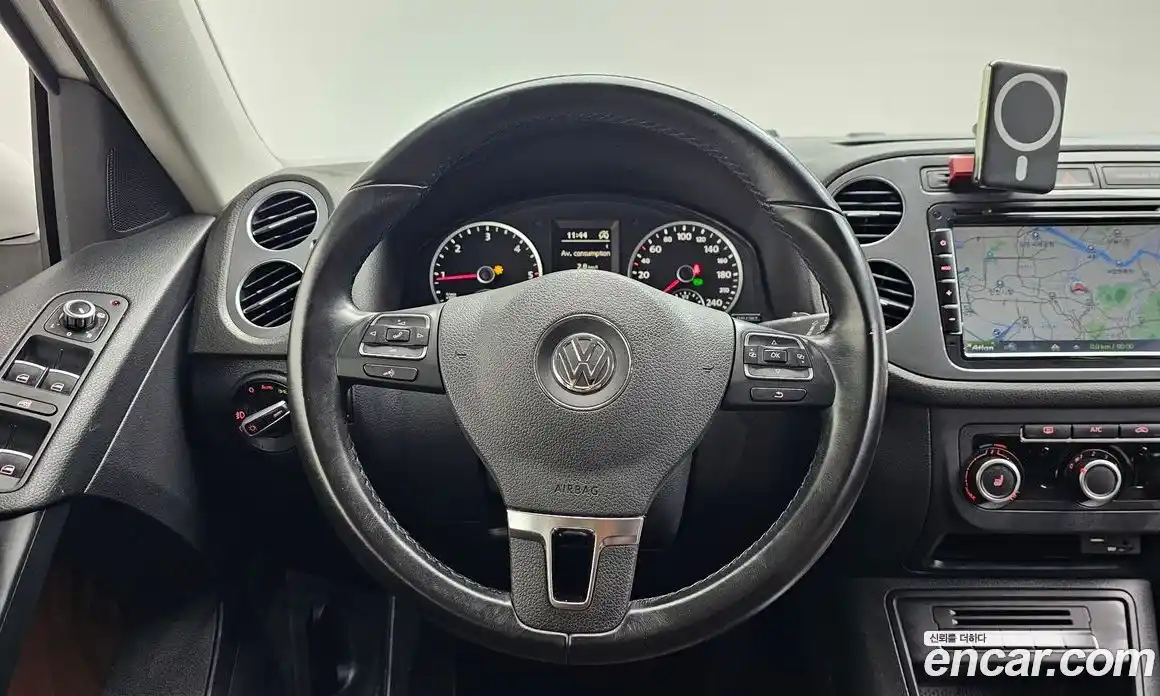 Volkswagen Tiguan 2015 2.0 Автомат в Москве № 277447, фото 19