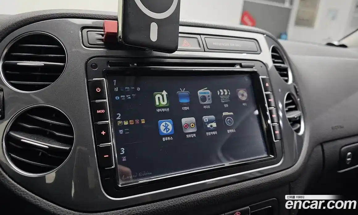 Volkswagen Tiguan 2015 2.0 Автомат в Москве № 277447, фото 4