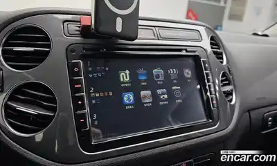 Volkswagen Tiguan 2015 2.0 Автомат в Москве № 277447, миниатюра 4