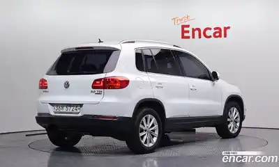 Volkswagen Tiguan 2015 2.0 Автомат в Москве № 277447, миниатюра 5