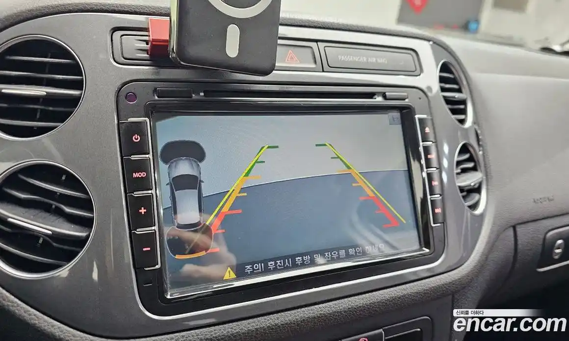 Volkswagen Tiguan 2015 2.0 Автомат в Москве № 277447, фото 6