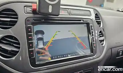 Volkswagen Tiguan 2015 2.0 Автомат в Москве № 277447, миниатюра 6