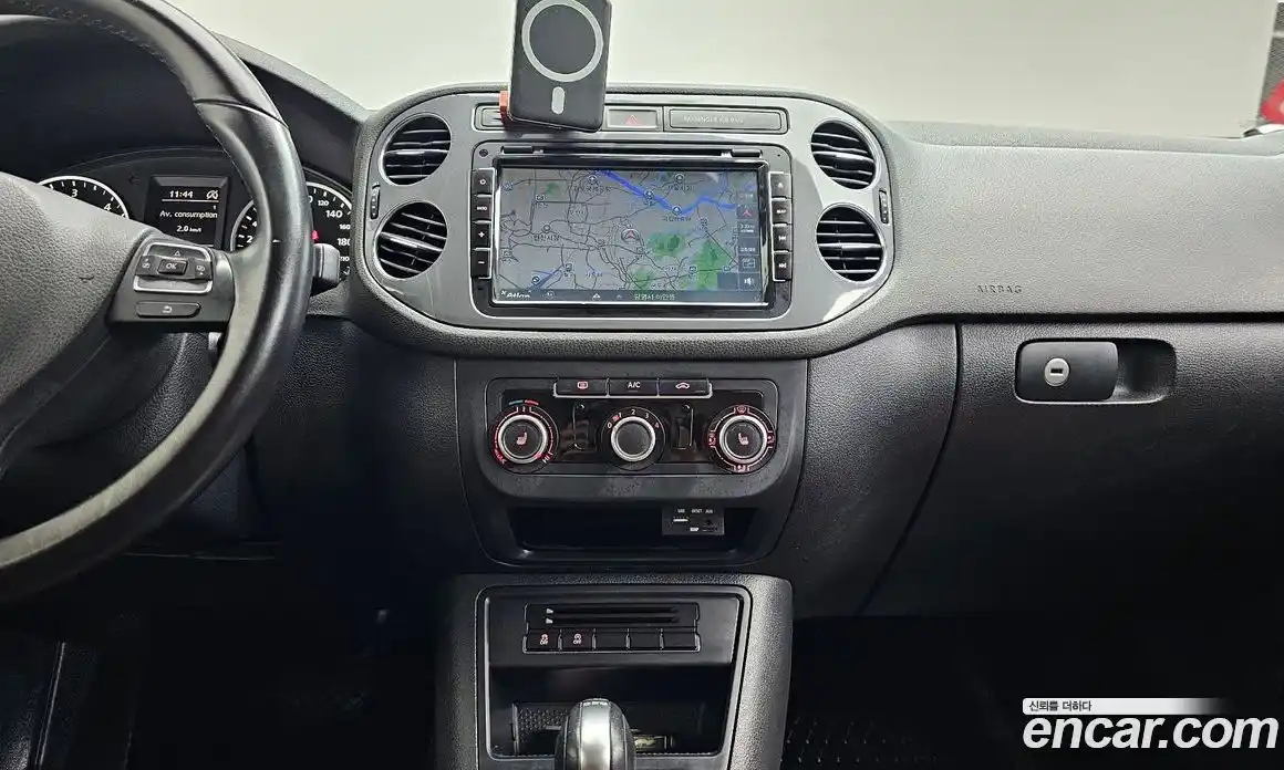 Volkswagen Tiguan 2015 2.0 Автомат в Москве № 277447, фото 7