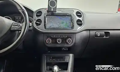 Volkswagen Tiguan 2015 2.0 Автомат в Москве № 277447, миниатюра 7