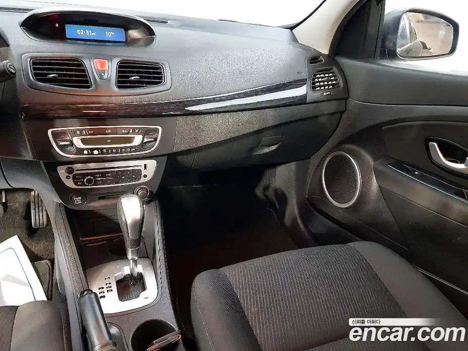 Renault SM3 2015 1.6 Автомат в Москве № 277995, фото 10