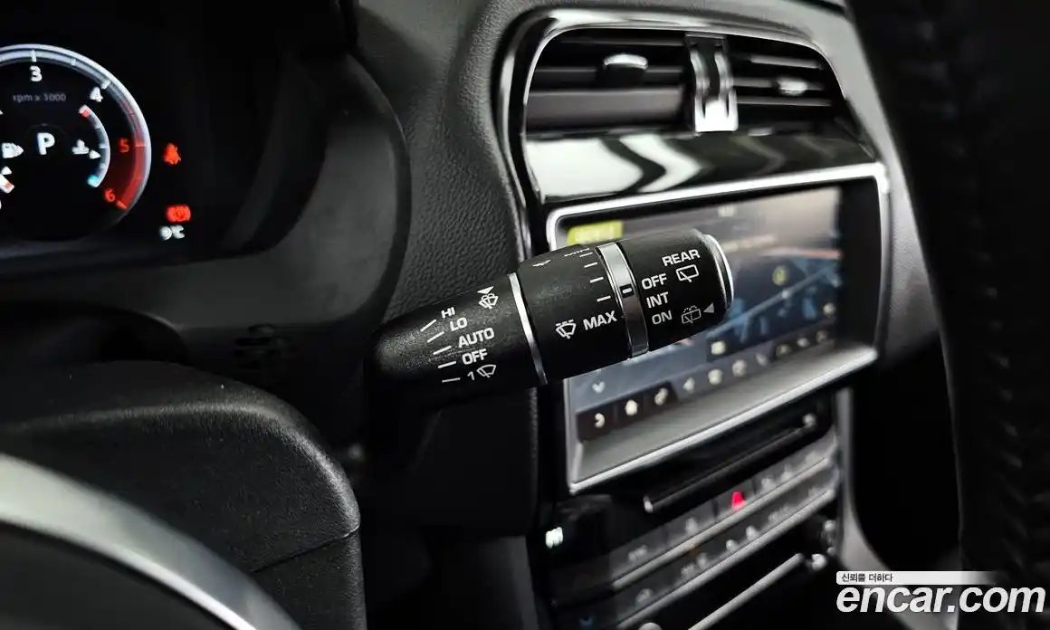 Jaguar F-Pace 2018 2.0 Автомат в Москве № 283814, фото 13