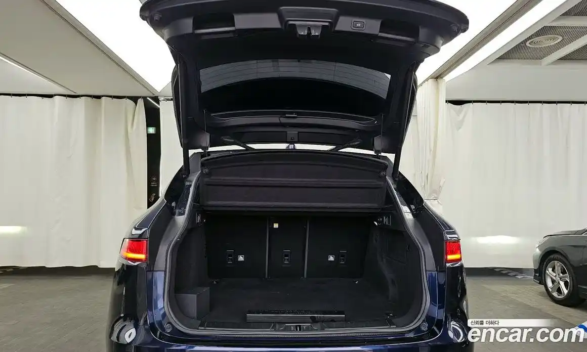 Jaguar F-Pace 2018 2.0 Автомат в Москве № 283814, фото 10