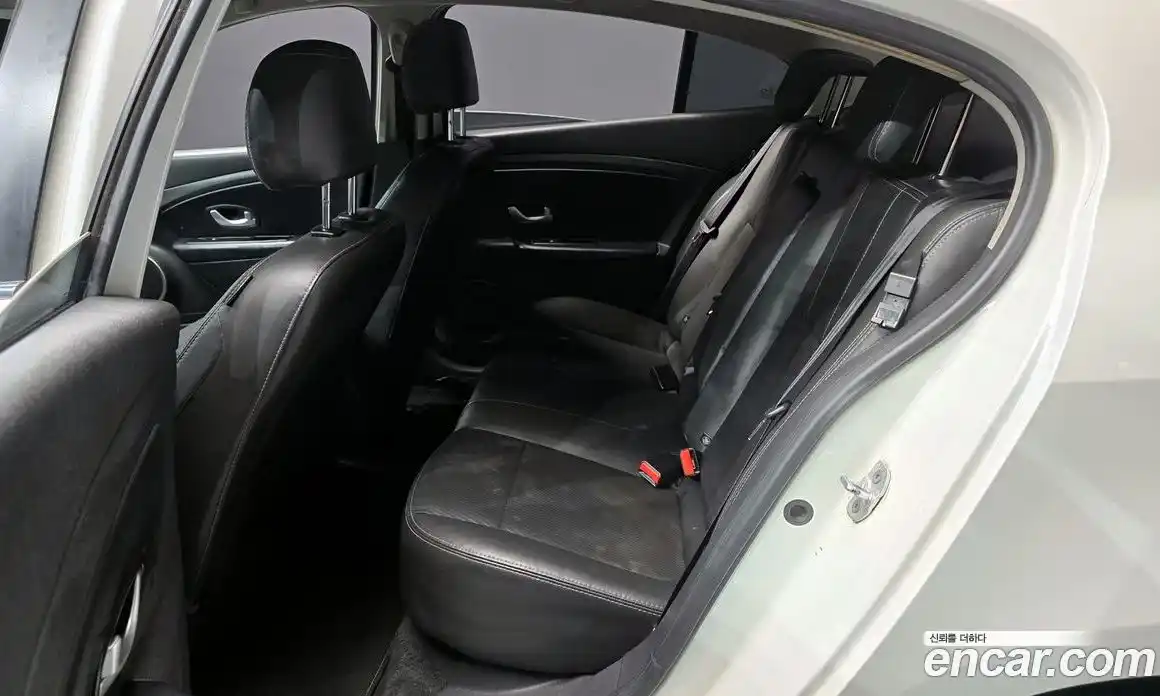 Renault SM3 2015 1.6 Автомат в Москве № 301227, фото 12