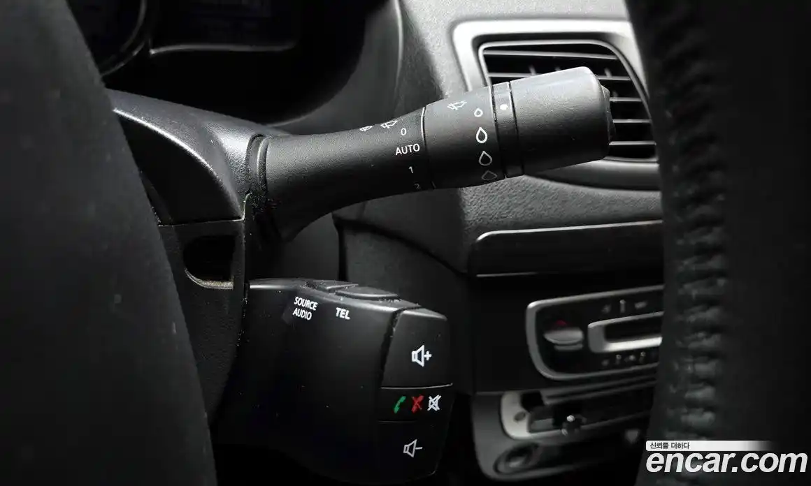 Renault SM3 2015 1.6 Автомат в Москве № 301227, фото 19