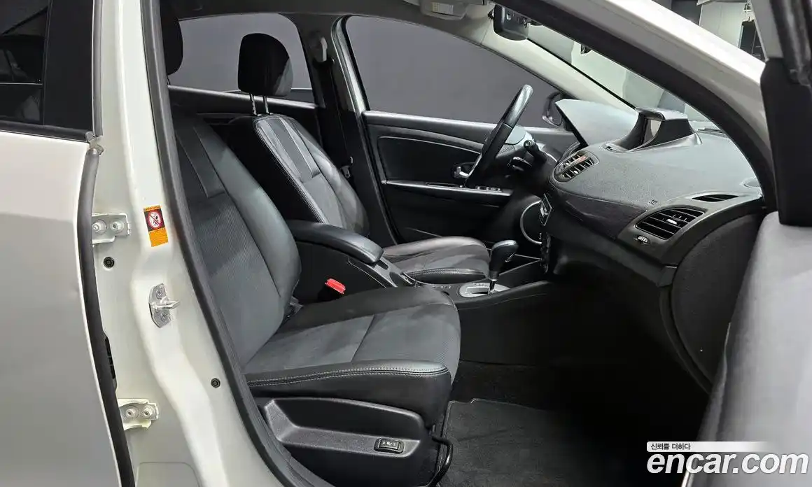 Renault SM3 2015 1.6 Автомат в Москве № 301227, фото 6