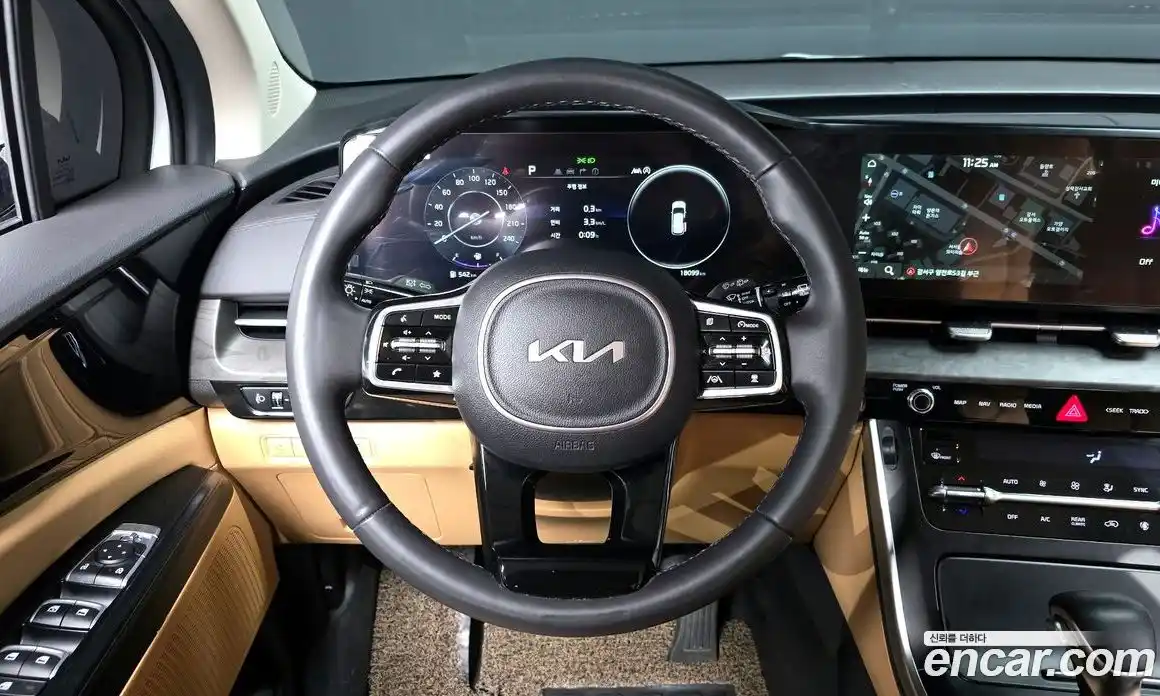 Kia Canival 2023 2.2 Автомат в Москве № 307126, фото 7