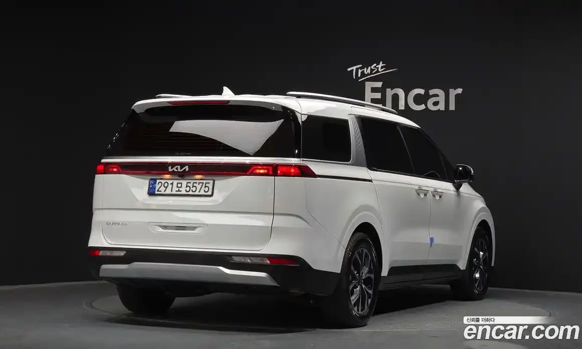 Kia Canival 2023 2.2 Автомат в Москве № 307126, фото 10