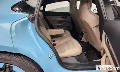 Porsche Taycan, 2025