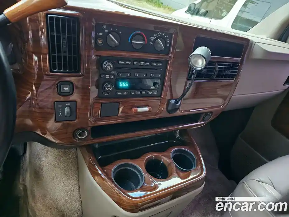 Chevrolet Chevy Van 2003 5.3 Автомат в Москве № 346751, фото 19