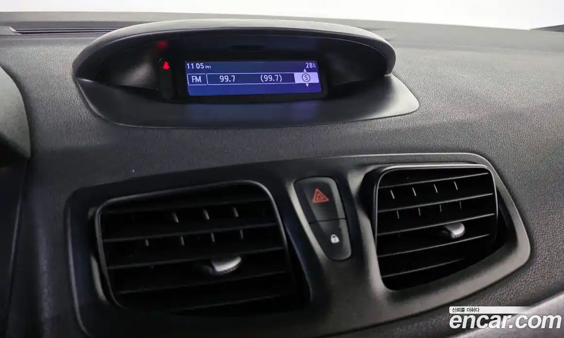 Renault SM3 2012 1.6 Автомат в Москве № 356109, фото 12