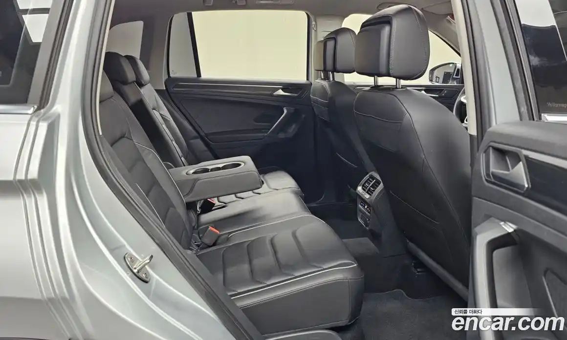 Volkswagen Tiguan 2022 2.0 Автомат в Москве № 357511, фото 12