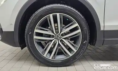 Volkswagen Tiguan 2022 2.0 Автомат в Москве № 357511, миниатюра 5