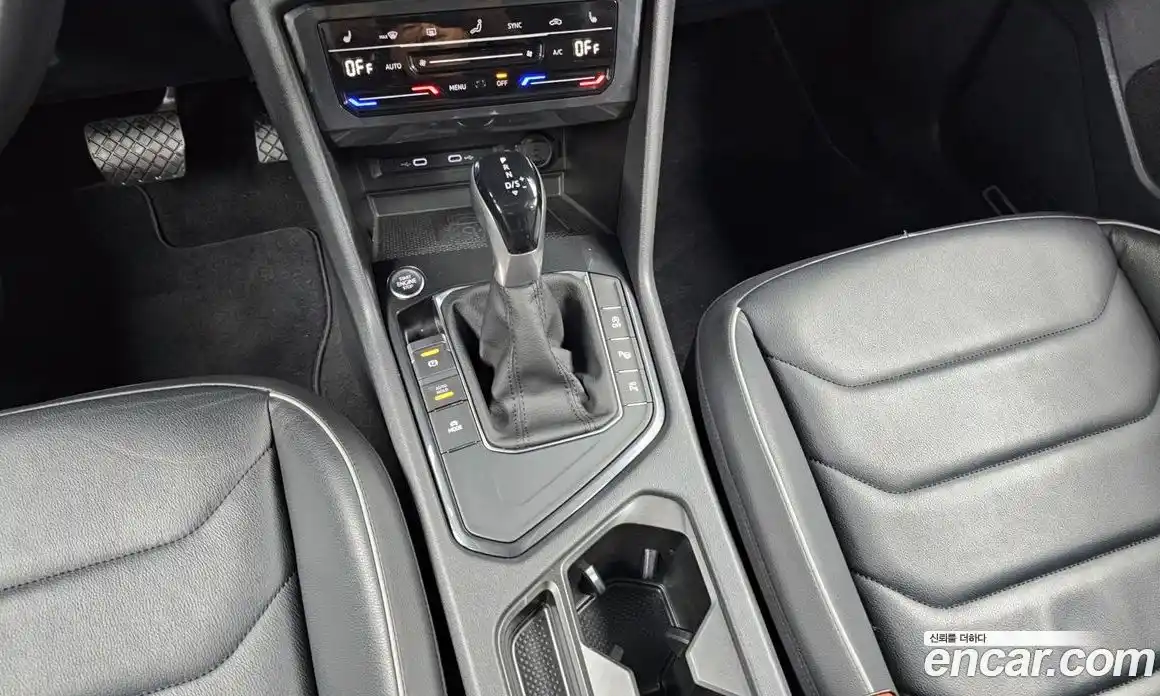 Volkswagen Tiguan 2022 2.0 Автомат в Москве № 357511, фото 9