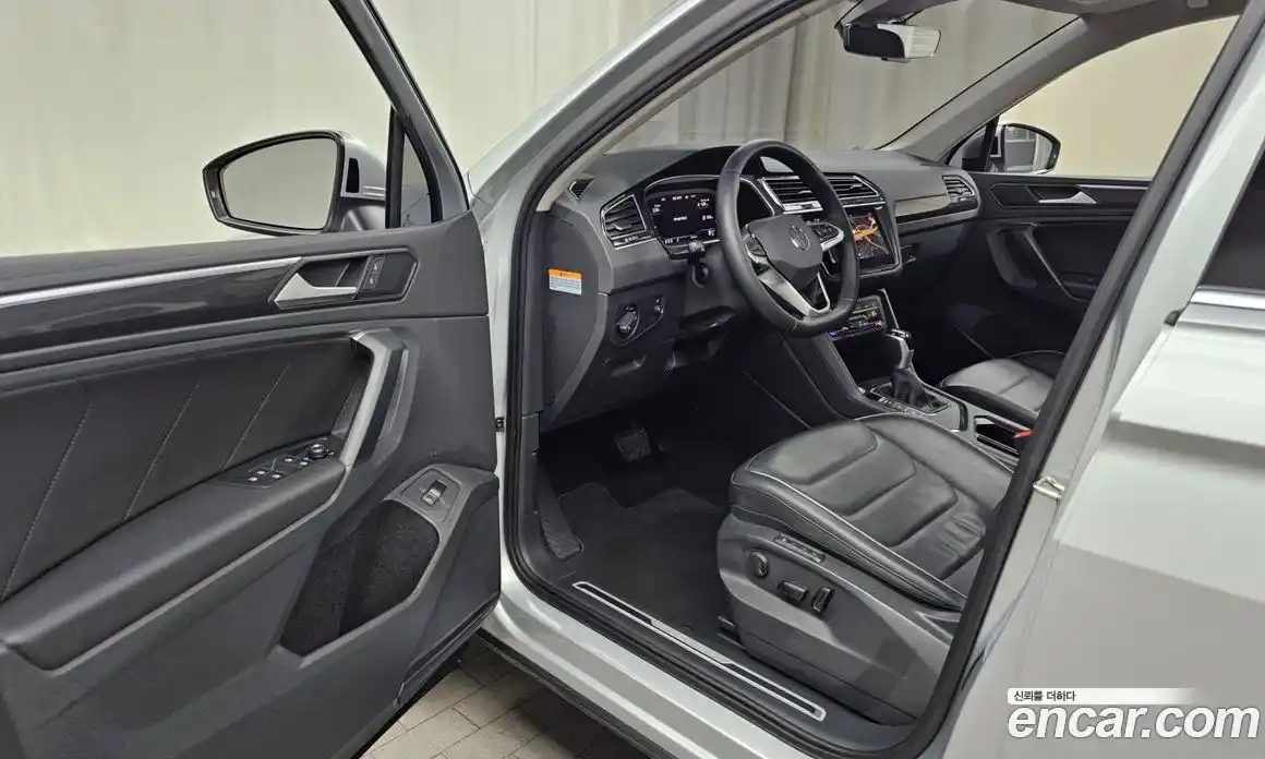 Volkswagen Tiguan 2022 2.0 Автомат в Москве № 357511, фото 10