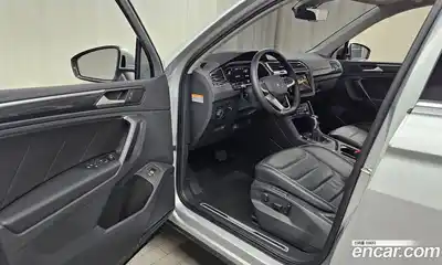 Volkswagen Tiguan 2022 2.0 Автомат в Москве № 357511, миниатюра 10