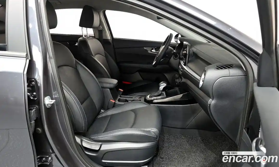 Kia K3 2024 1.6 Автомат в Москве № 358806, фото 11