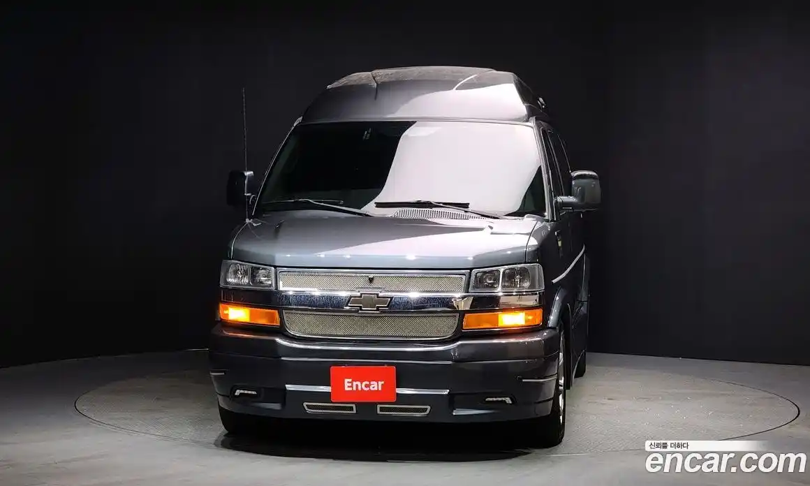 Chevrolet Express Van 2017 6.0 Автомат в Москве № 385418, фото 3