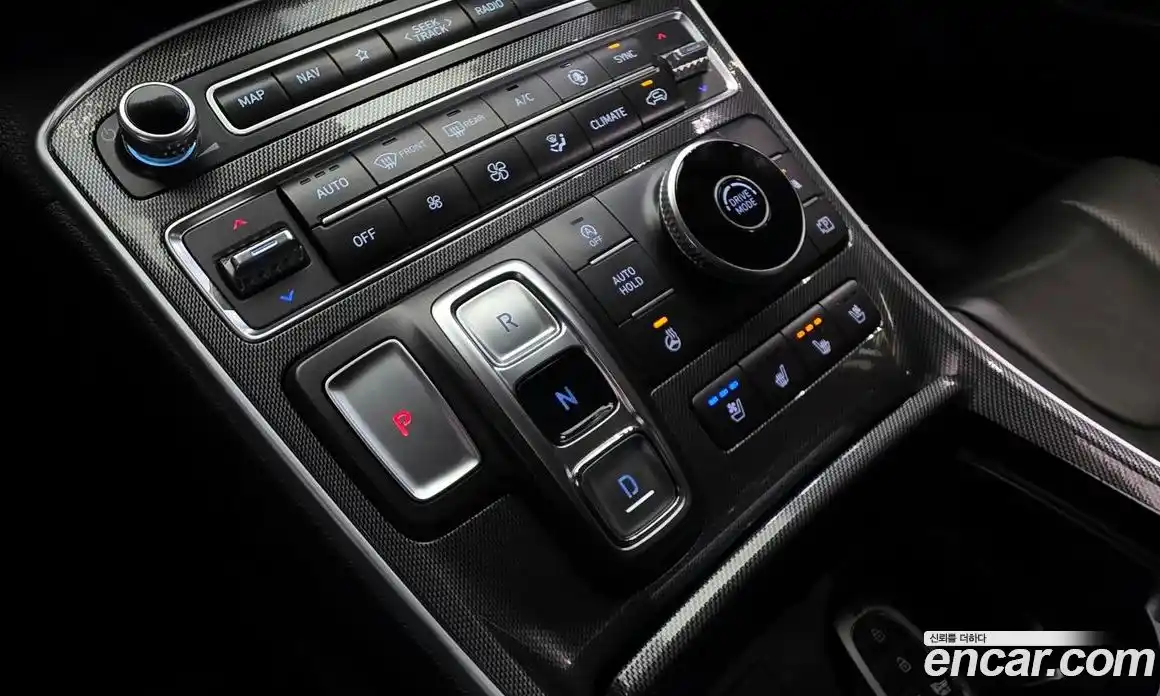 Hyundai Santa Fe 2023 2.2 Автомат в Москве № 3929, фото 13