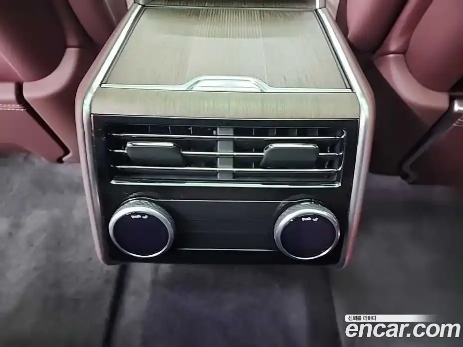 Land Rover Range-Rover 2024 4.4 Автомат в Москве № 416539, фото 13