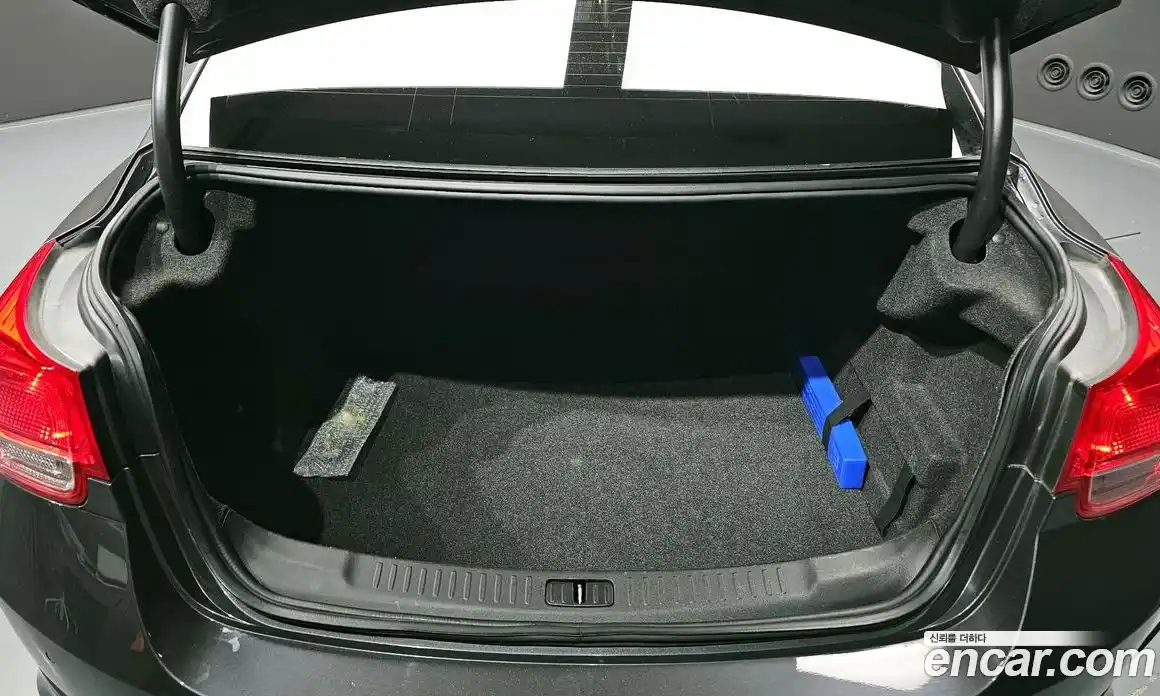 Chevrolet Malibu 2013 2.0 Автомат в Москве № 41840, фото 20