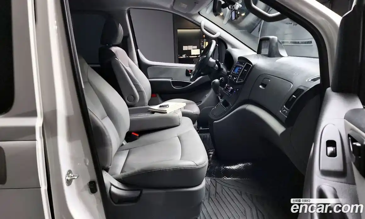 Hyundai Starex 2020 2.5 Автомат в Москве № 45222, фото 14