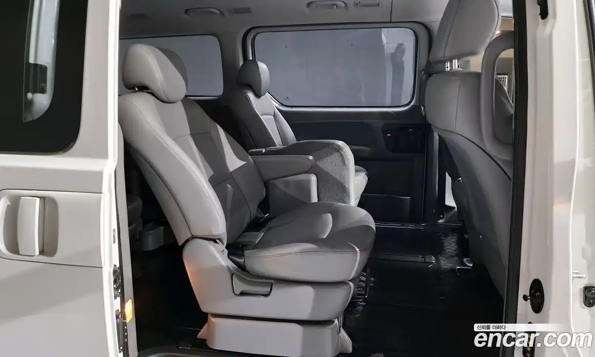 Hyundai Starex 2020 2.5 Автомат в Москве № 45222, фото 15