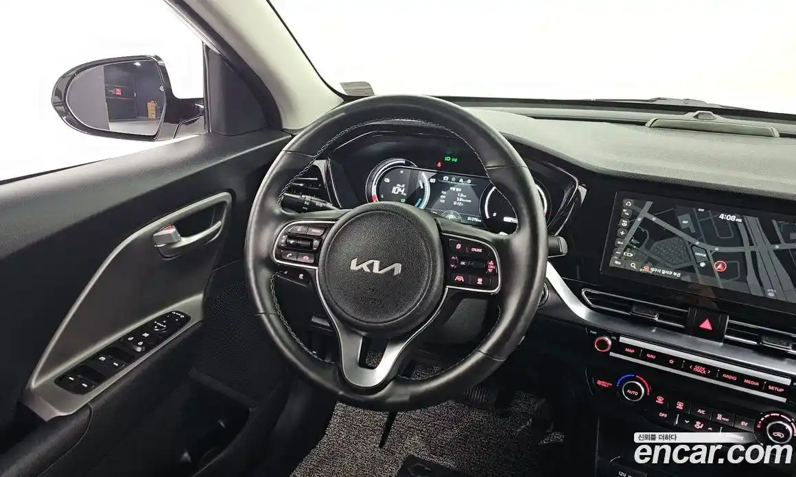 Kia Niro 2023 0.2 Автомат в Москве № 102302, фото 19