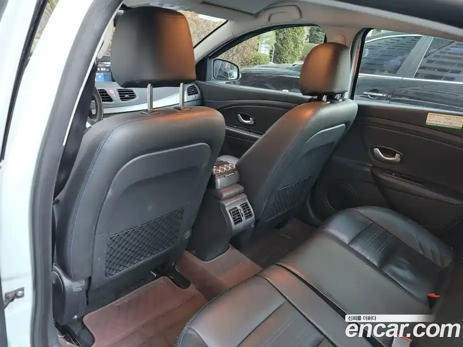 Renault SM3 2020 0.1 Автомат в Москве № 106563, фото 18