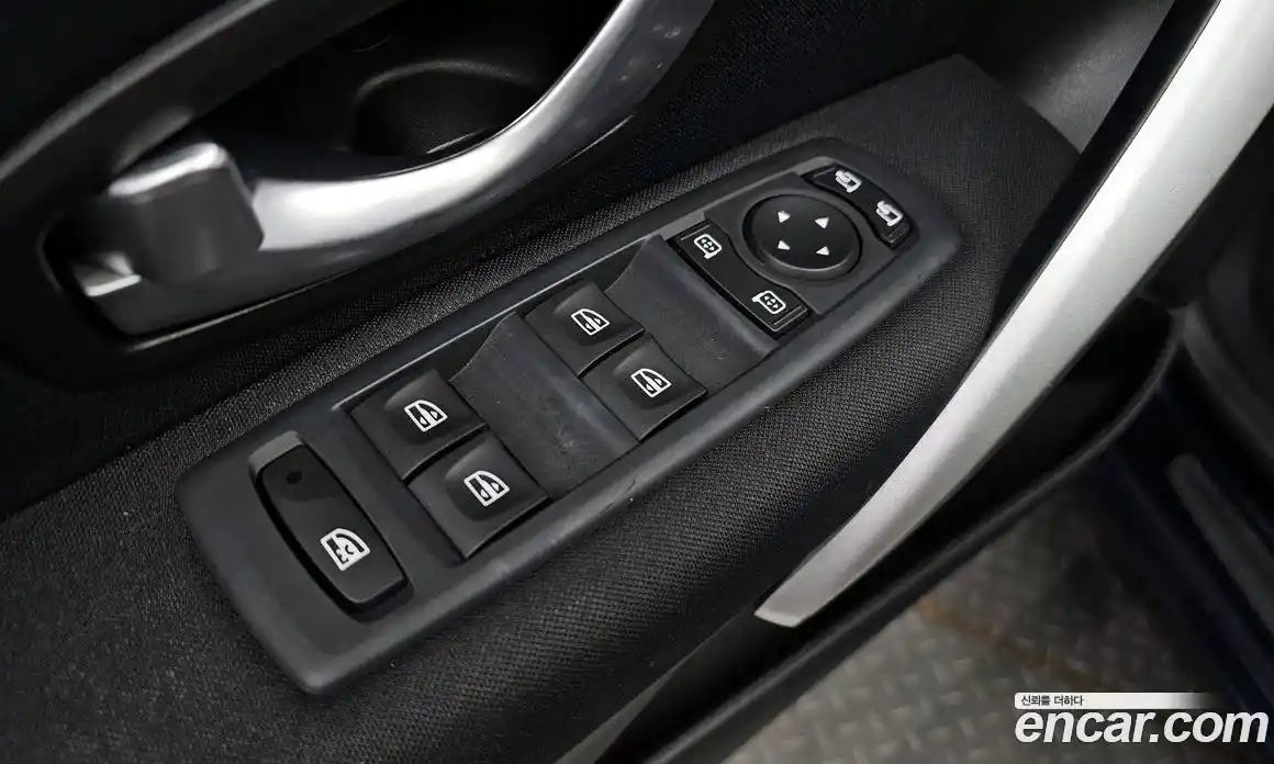 Renault SM3 2010 1.6 Автомат в Москве № 107492, фото 18